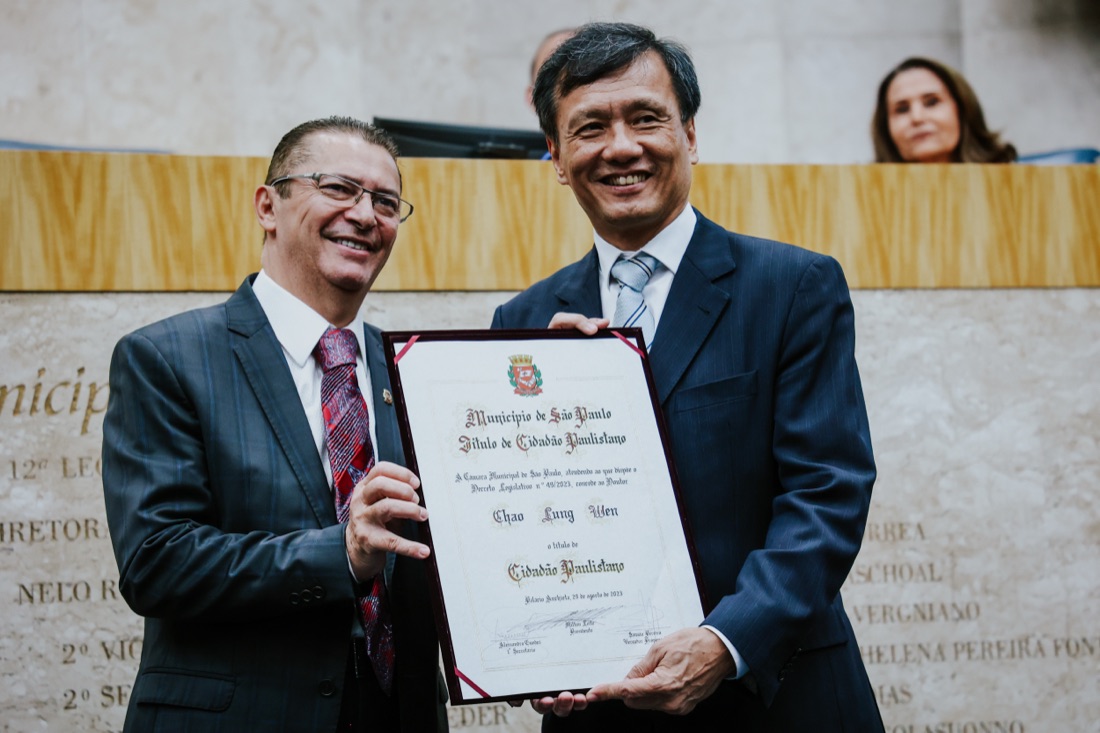 Vereador Sansão Pereira em homenagem ao Dr. Chao Lung Wen